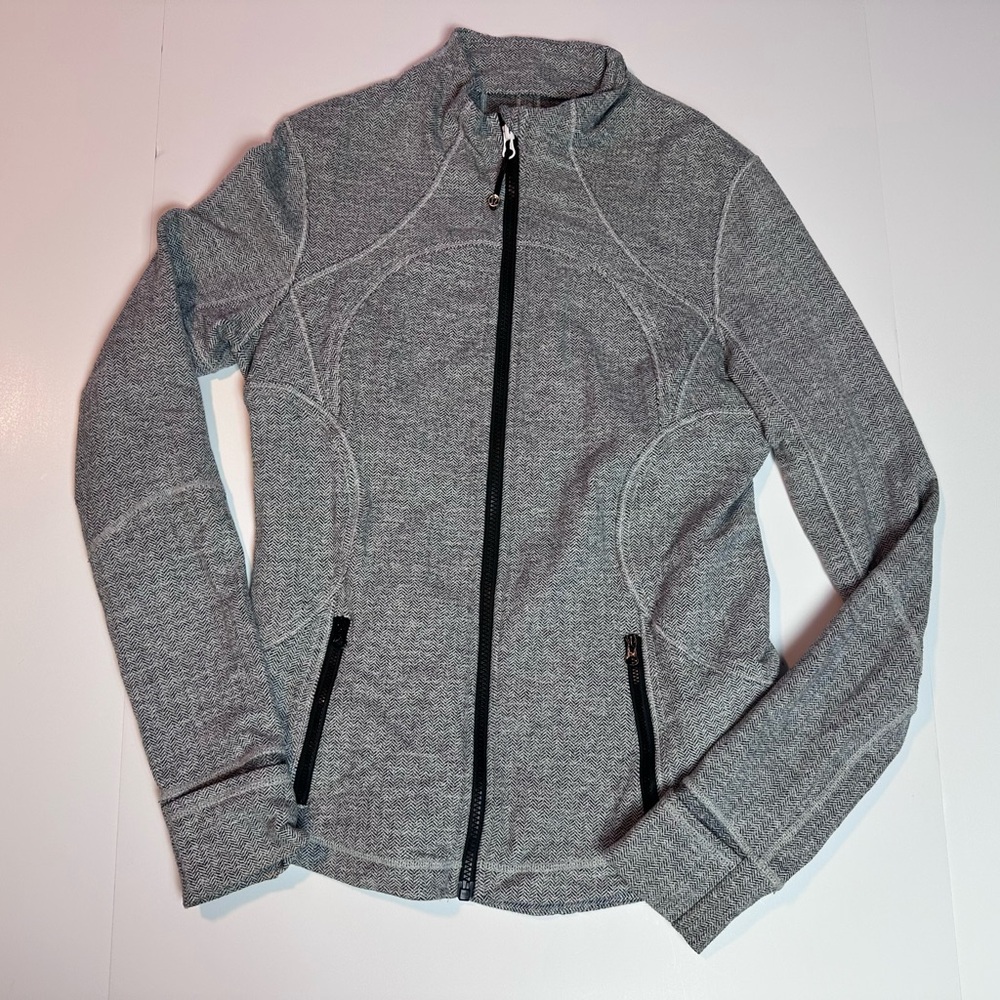 Lululemon Zip Front Athletic Jacket Gray Herringbone
Thumbholes Women's 6
